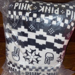 Love Pink VICTORIA'S SECRET PINK  SHERPA BLANKET BLACK WHITE 60X50 NEW